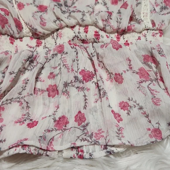 Guess top- small - Picture 10 of 10